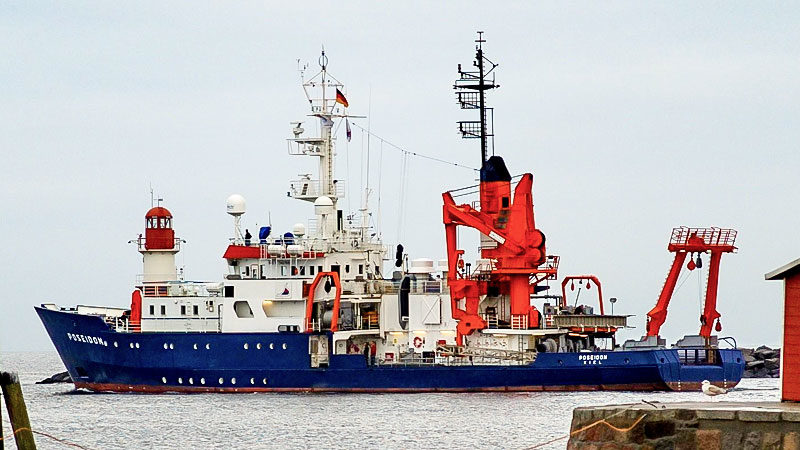 Rettungsschiff, Poseidon, Kirche, Seenotrettung, Schiff, Sea-Watch, Mittelmeer, Flüchtlinge