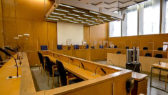 Gerichtssaal, Oberlandesgericht, Rechtsprechung, Justiz, Verhandlung, Prozess