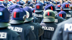 Polizei, Demonstration, Einsatz, Sicherheit, Demonstration, Gewalt, Hundertschaft