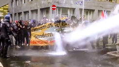 Demonstration, Wasserwerfer, Polizei, Querdenker, Rassismus, Corona, Frankfurt