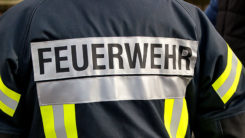 Feuerwehr, Feuerwehrmann, Feuer, Brand, Löschen, Brandanschlag