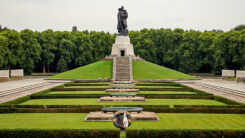 Treptower Park, Berlin, Ehrenmal, Russland, Russen, Park, Rasen, Wald