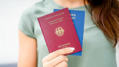 Einbürgerung, doppelte Staatsbürgerschaft, Doppelpass, Reisepass, Ukraine