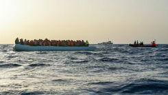 Seenotrettung, Mittelmeer, Flüchtlinge, Geflüchtete, Schlauchboot, Rettung, Boot