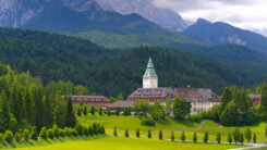 Schloss Elmau, Oberbayern, Bayern, Grün, Natur, Berge, Bäume, Wiese, G7