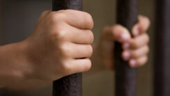Kind, Gefängnis, Hände, Gitter, Verhaftung, Knast