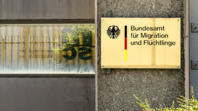Bamf, Bundesamt, Migration, Flüchtlinge, Nürnberg, Schild