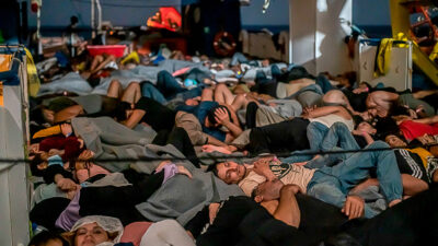 Geflüchtete, Flüchtlinge, Bord, Sea Watch, Rettungsschiff, Mittelmeer, Flucht