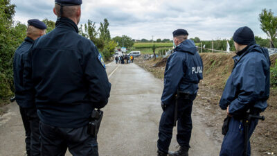 Polizei, Flüchtlinge, Geflüchtete, Grenze, Serbien, Kroatien, Flüchtlingspolitik