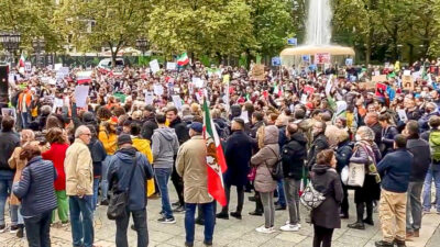 Demo, Demonstration, Iran, Regime, Kopftuch, Frauen, Frauenrechte