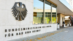 Bundesministerium des Innern, Innenministerium, BMI, Bundesinnenministerium, Gebäude, Bundesadler