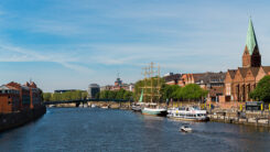 Bremen, Stadt, Panorama, Kirche, Fluss, Schiffe, Ufer