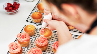 Konditor, Backen, Bäckerei, Muffin, Handwerk, Sahne, Arbeit