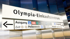 Olympia Einkaufszentrum, München, Bahn, Anschlag, Rassismus, Attentat, Schild