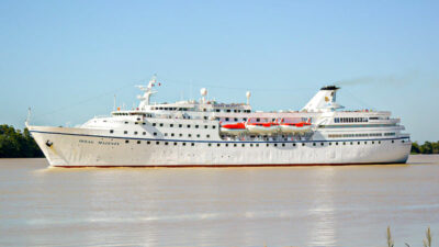 Kreuzfahrtschiff, Schiff, Flüchtlingsheim, Flüchtlingsunterkunft, Wasser, Meer, Fluss, Tourismus, Flüchtlingspolitik, Niederlande, Holland