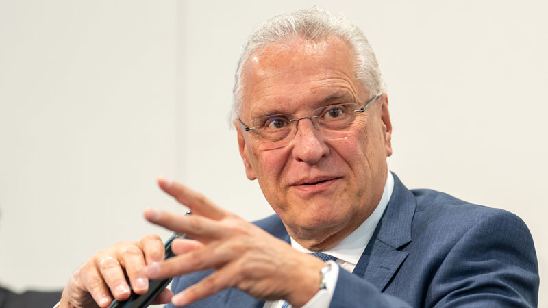 Bayers Innenminister feiert Asylbilanz als Erfolg