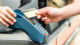 Mastercard-Chef glaubt nicht an weniger Geflüchtete wegen Bezahlkarte