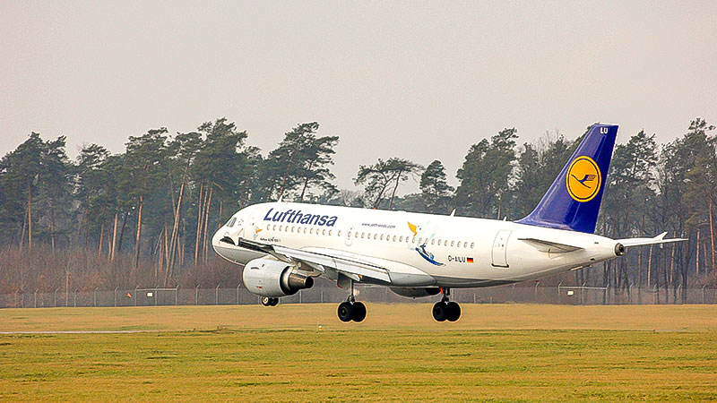 52 Afghanen mit Aufnahmezusage fliegen nach Deutschland 52 Afghanen mit Aufnahmezusage fliegen nach Deutschland