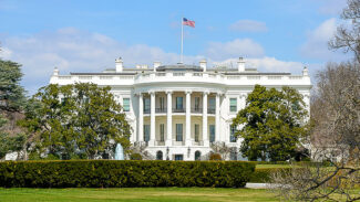 Lagerhallen als Haftzentren: USA verschärfen Abschiebepolitik Lagerhallen als Haftzentren: USA verschärfen Abschiebepolitik