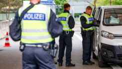 Polizei, Grenzkontrolle, Auto, Pkw, Polizisten, Grenze, Österreich