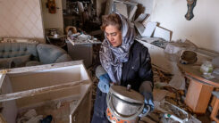 Iran, Iranerin, Frau, Bombe, Israel, Krieg, Gewalt, Wohnung, Topf