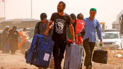 Afghanistan, Flüchtlinge, Familie, Kind, Koffer, Iran, Flucht