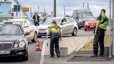 Polizei, Grenzkontrolle, Autos, Grenze, Deutschland, Polen, Migration, Flüchtlings, Asyl