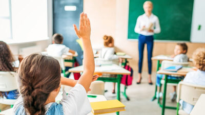 Schüler, Schülerin, Schule, Bildung, Klasse, Lehrerin, Lehrer, Tafel, Schulklasse