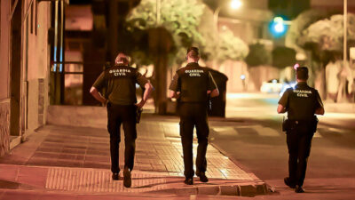 Polizei, Spanien, Nacht, Straße, Stadt, Rechtsextremismus, Krawalle, Torre-Pacheco