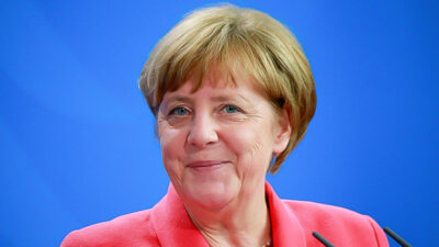 Angela Merkel, Lächeln, Bundeskanzlerin, Politikerin, Rede, Politik, CDU