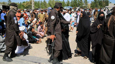 Iran, Polizei, Soldat, Afghanen, Afghanistan, Abschiebung, Massenabschiebung, Menschen