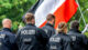 Polizei, Demo, Demonstration, Fahne, Flagge, Reichsbürger, Neonazis, Rechtsextremismus