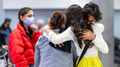Afghanen, Flüchtlinge, Hannover, Flughafen, Afghanistan, Flüchtlingspolitik, Menschen, Familie, Freude