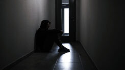 Mann, Flur, Boden, Sitzen, Depression, Krankheit, Traurig, Gesundheit, Psyche, Psychologie