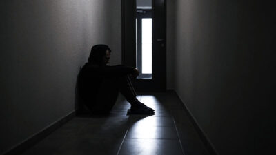 Mann, Flur, Boden, Sitzen, Depression, Krankheit, Traurig, Gesundheit, Psyche, Psychologie