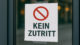 Kein Zutritt, Hausverbot, Verbot, Tür, Diskriminierung, Ausgrenzung, Rassismus
