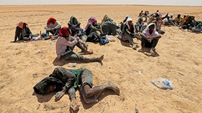 Wüste, Tunesien, Libyen, Flüchtlinge, Migranten, Ausgesetzt, Flucht, Menschenrechte, Hitze