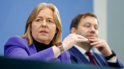 Bundesarbeitsministerin, Bärbel Bas, Arbeitsministerin, Politikerin, Pressekonferenz, SPD