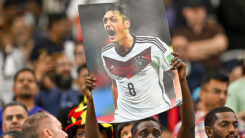 Mesut Özil, Fußball, Fans, Stadtion, Nationalmannschaft, DFB, Sport, Türke
