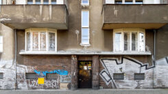 Wohnung, Wohnhaus, Immobilie, Graffiti, Armut, Stadt, Fenster, Tür