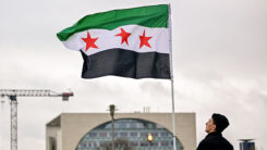 Syrien, Syrisch, Syrer, Bundeskanzleramt, Fahne, Flagge, Berlin, Politik