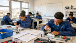 Afrika, Ausbildung, Lehre, Bildung, Jungen, Mädchen, Jugendliche, Fachkräftemangel, Fachkräfte, Schule