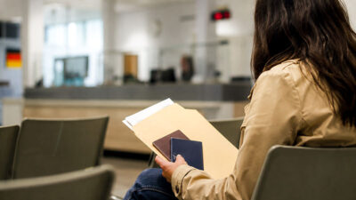 Amt, Behörde, Warten, Bürokratie, Einbürgerung, Ausländerbehörde, Akten, Unterlagen, Antrag
