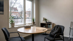 Beratungszimmer, Beratung, Hilfe, Opferberatung, Opfer, Rucksack, Büro, Gespräch
