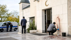 Moschee, Rassismus, Blut, Schwein, Islamfeindlichkeit, Muslimfeindlichkeit, Polizei, Rechtsextremismus