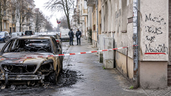 Autobrand, Polizei, Brandanschlag, Auto, Straße, Neukölln, Nazis, Polizei, Straftat, Gewalt