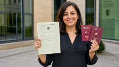 Doppelte Staatsbürgerschaft, Einbürgerung, Doppelpass, Mehrstaatigkeit, Frau, Staatsbürgerschaft