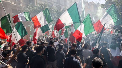 Rechtsextremisten, Neonazis, Italien, Rom, Demonstration, Fahnen, Remigration