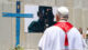 Papst fordert sichere Wege und kritisiert Europas Abschottung Papst Leo XIV., Kreuz, Asyl, Flüchtlinge, Religion, Flüchtlingspolitik, Gran Canaria