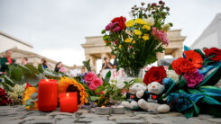 Berlin, Blumen, Kerzen, CSD, Christopher Street Day, Trauer, Anschlag, Islamismus